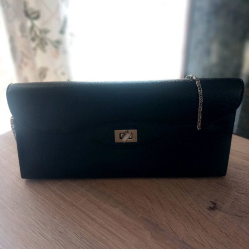 Vintage bag like new with clasp and chain