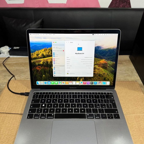 Apple MacBook Air A1932 13.3" Retina 16GB RAM 250GB SSD macOS Sonoma like new