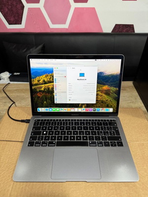Apple MacBook Air A1932 13.3" Retina 16GB RAM 250GB SSD macOS Sonoma like new