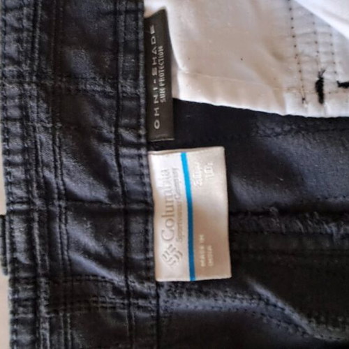 Columbia cotton bermuda shorts size small like new, blue