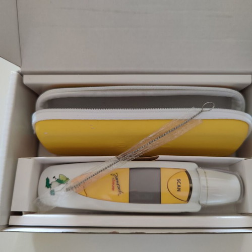 Digital thermometer like new with travel case