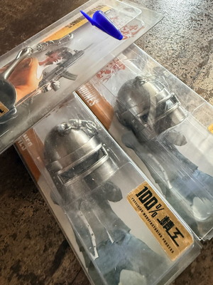 PUBG Special Edition Collectible Keychain New, 2 Helmets and 1 Pan