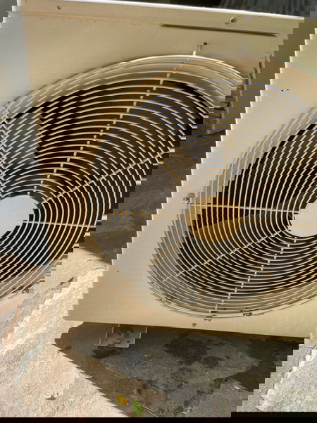 Πωλειται κλιματιστικο DAIKIN 13 ετων 24.000 ΒΤU 300ευρω