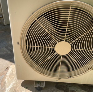 Πωλειται κλιματιστικο DAIKIN 13 ετων 24.000 ΒΤU 300ευρω