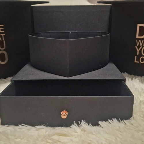 Box with compartments like new, black, ideal for jewelry