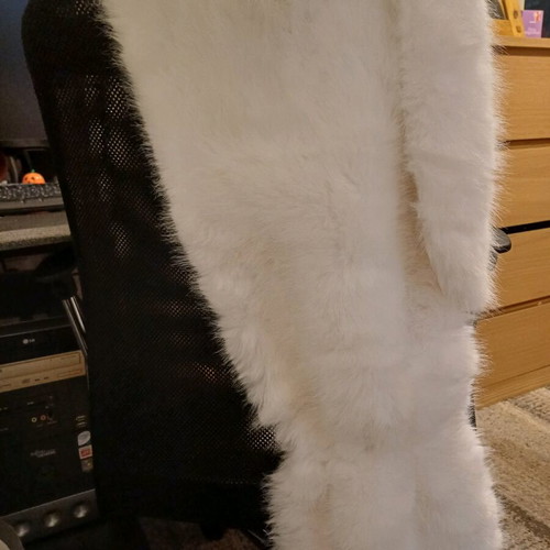 White fur scarf new with satin lining