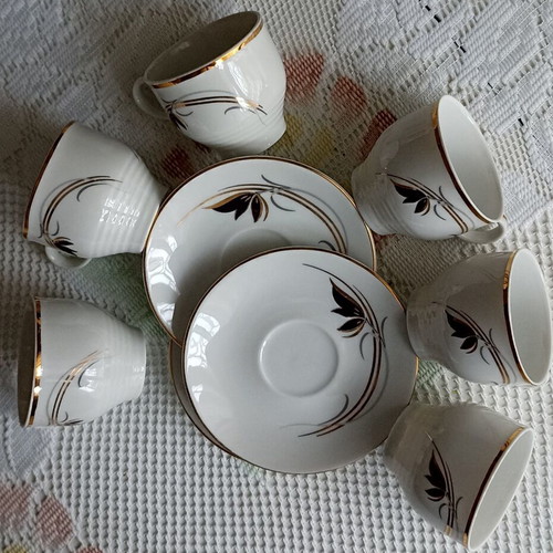 Vintage coffee cups set 6 cups and 4 saucers like new