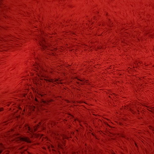 Red flokati like new 2.55x1.70 washed