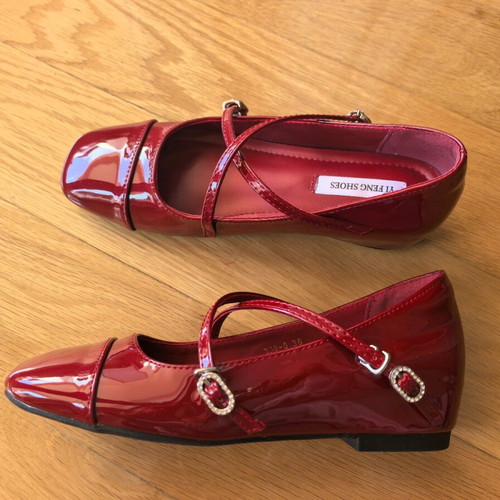 Mary Jane shoes red patent leather with straps, new, size 36