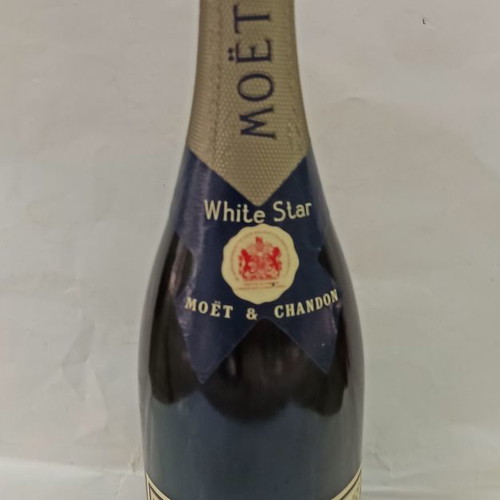 Moet & Chandon bottle used, 1970s vintage, sealed 750 ml