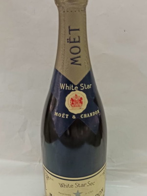 Μπουκάλι Moet & Chandon μεταχειρισμένο, δεκαετίας 70, κλειστό 750 ml