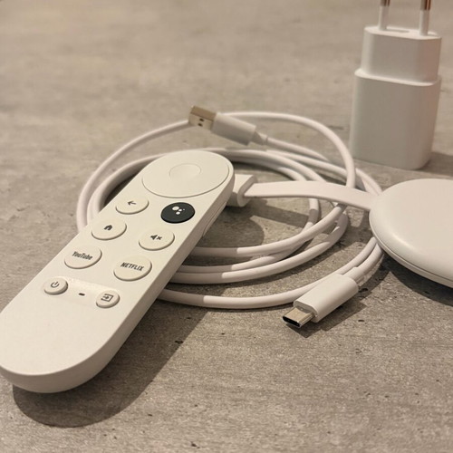Chromecast with Google TV 4K used, 3rd generation available