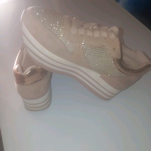 Sneakers No39 like new, beige athletic shoes size 39