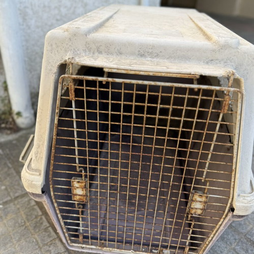 Pet Carrier large size used with metal door and ventilation