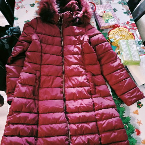 Long jacket used burgundy with belt and removable fur