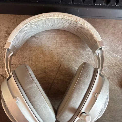 Razer Kraken Over Ear Gaming Headset with 3.5mm connection Mercury White