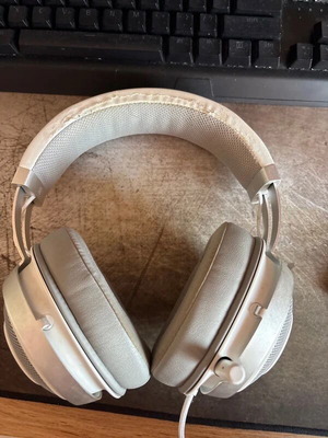 Razer Kraken Over Ear Gaming Headset with 3.5mm connection Mercury White