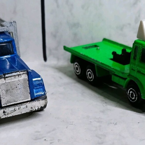 Majorette toy trucks 1/100 scale used, set of 2