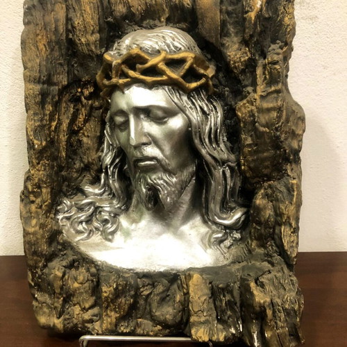 Decorative sculpture new, size 28x35 cm