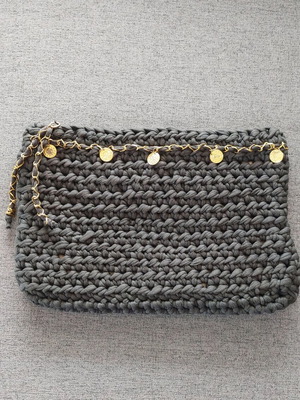 Handmade knitted black bag with gold chain and zipper new