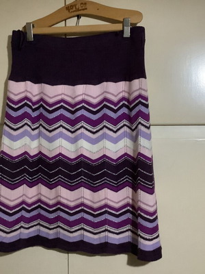 Knitted women's skirt like new, size 38, more and more