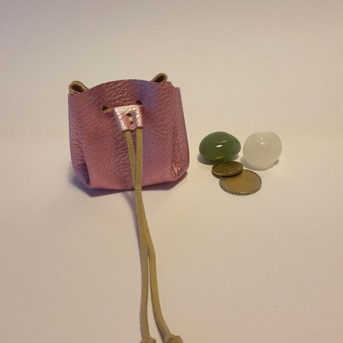 Handmade leather dice pouch new, pink metallic