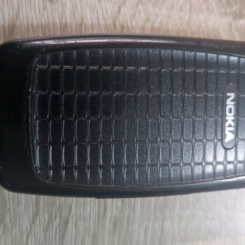Nokia 2662 RH-53 used, black with original charger