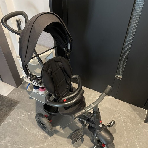Q Play Rito tricycle used with parent handle and sunshade