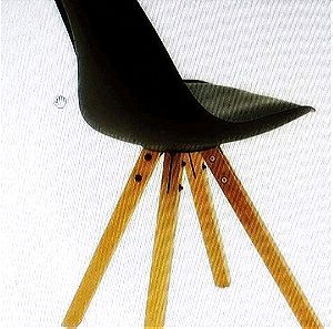 Σετ 2 Καρέκλες  λευκή και μαύρη με ξύλινα πόδια