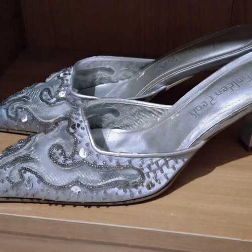Silver mules like new, size 36, embroidered with sequins