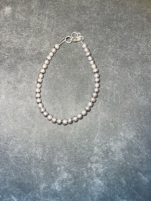 Handmade bracelet with wire fastening new, gray