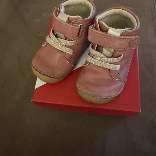 Kickers children's shoes size 21 like new