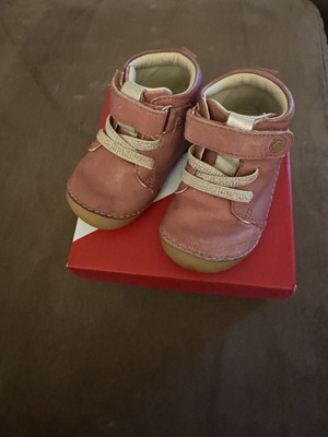 Kickers children's shoes size 21 like new