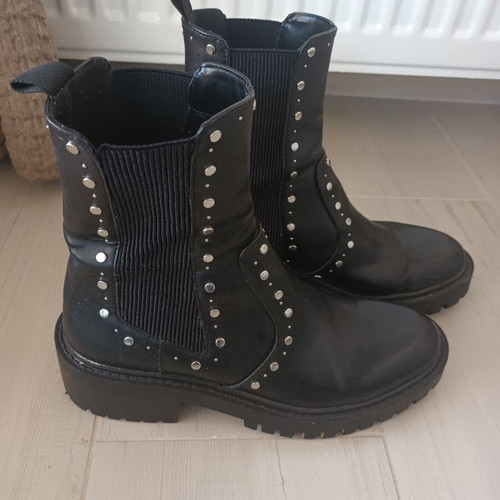 Zara boots black like new, size 39