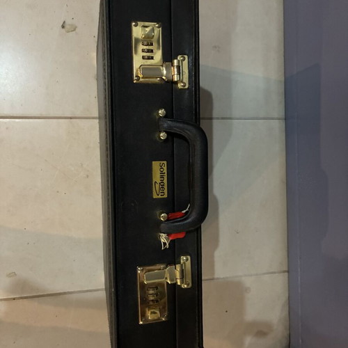 Βαλίτσα Solingen μαχαιροπήρουνων σαν καινούργια