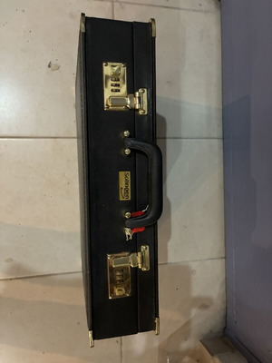 Βαλίτσα Solingen μαχαιροπήρουνων σαν καινούργια