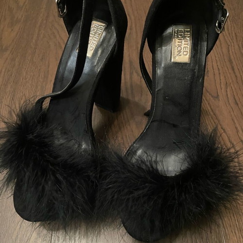 Primark black pumps special edition suede with ankle strap size 39 like new