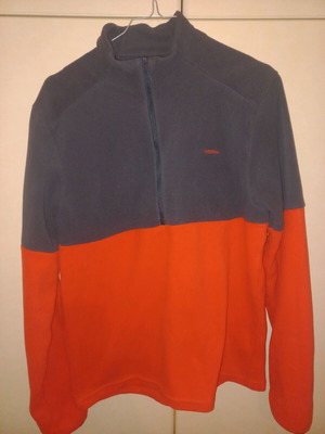 Fleece like new, size M, gray and orange
