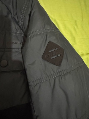 O’neill jacket like new, small, black and gray