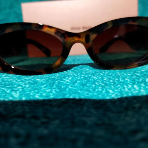 Miu Miu sunglasses new, modern brown and yellow