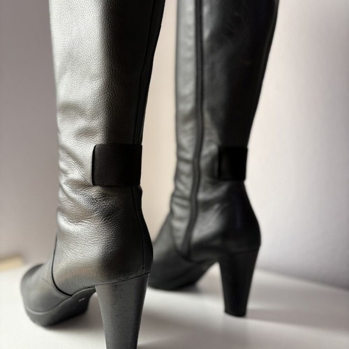 Lorenzo Mari black leather knee-high boots like new, size 41