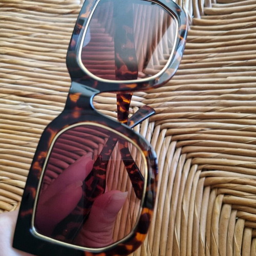 Oversized square sunglasses like new, brown tortoiseshell with gold detail