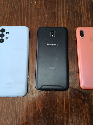Samsung phones used, lot of 3 for parts or repair