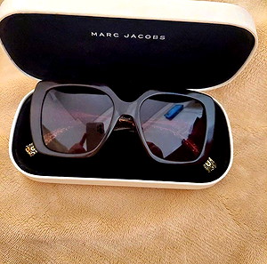 Γυαλιά ηλίου Marc Jacobs.
