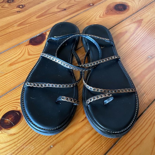 Exe sandals used with bronze chain, size 38, black
