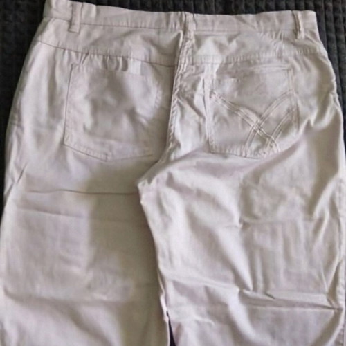 Woman's fashion denim bermuda shorts like new, pale pink, high waist