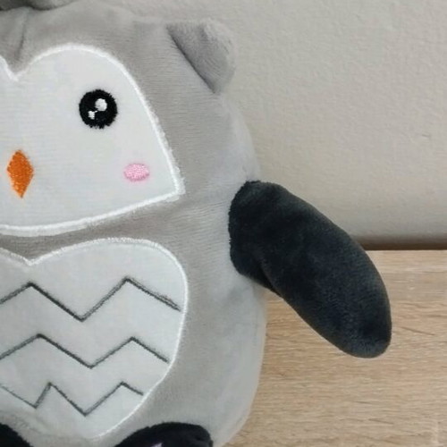 Owl with Greek-speaking sound like new baby toy