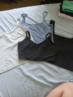 Lot of 4 summer crop tops and tank tops used, size S/M