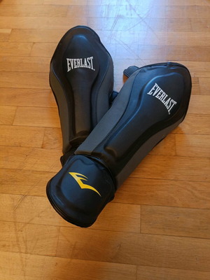 Επικαλαμίδες πολεμικών τεχνών Everlast μεταχειρισμένες