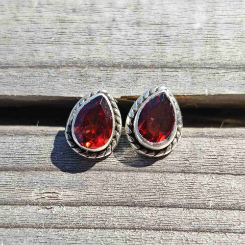 Silver Earrings with Garnet New